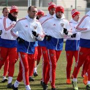 Все футболисты сборной России тренируются без ограничений