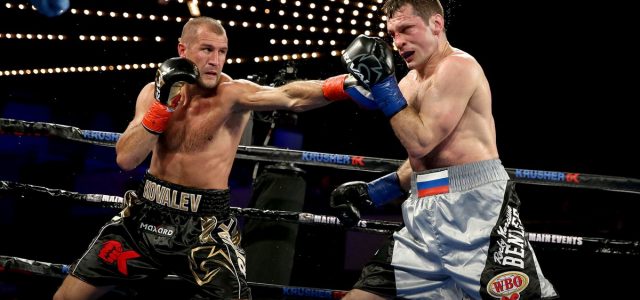Ковалев победил Михалкина и защитил титул WBO