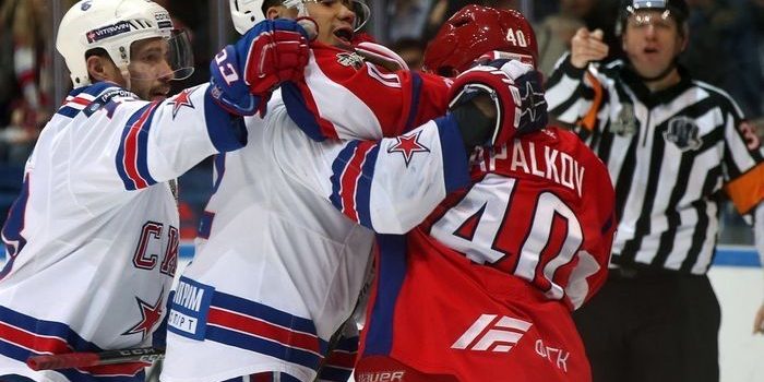 СКА победил в хоккее, «Локомотив» – в борьбе. Серия превратилась в войну