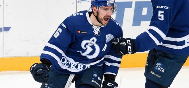 Московское «Динамо» расторгло контракты с тремя хоккеистами