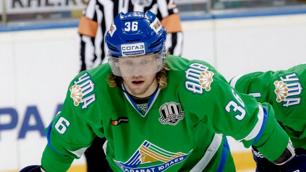 «Салават Юлаев» переподписал Ларсена