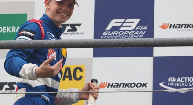 Роберт Шварцман одержал первую победу в Формуле 3!