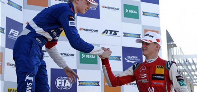Ф3: Роберт Шварцман выиграл финальную гонку сезона
