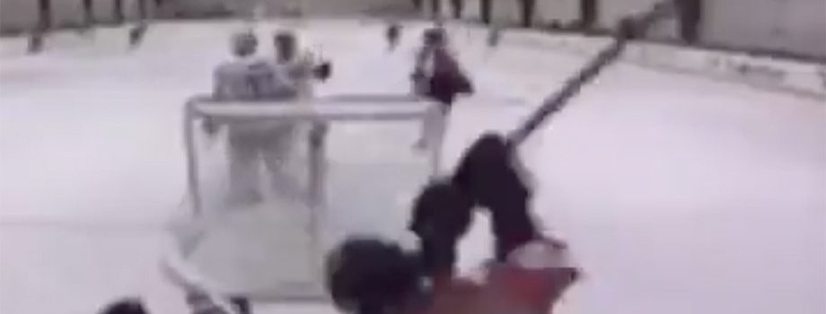 Мясник с клюшкой. Американский хоккей потрясла жестокость школьника