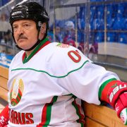 500 долларов, банкротство и битва за место в КХЛ. Что придумали в Беларуси?