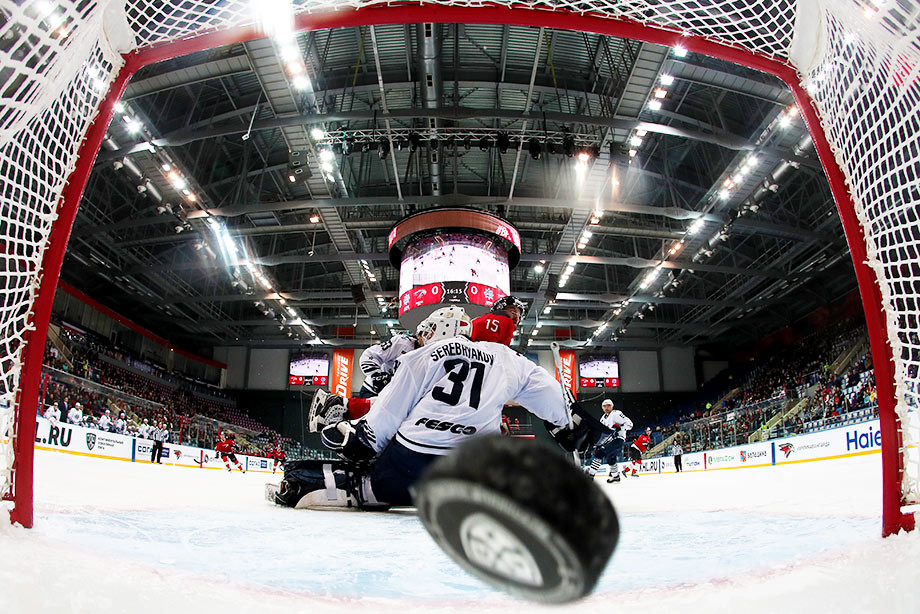 Sports khl. Шайба Авангард. Хк Авангард картинки.