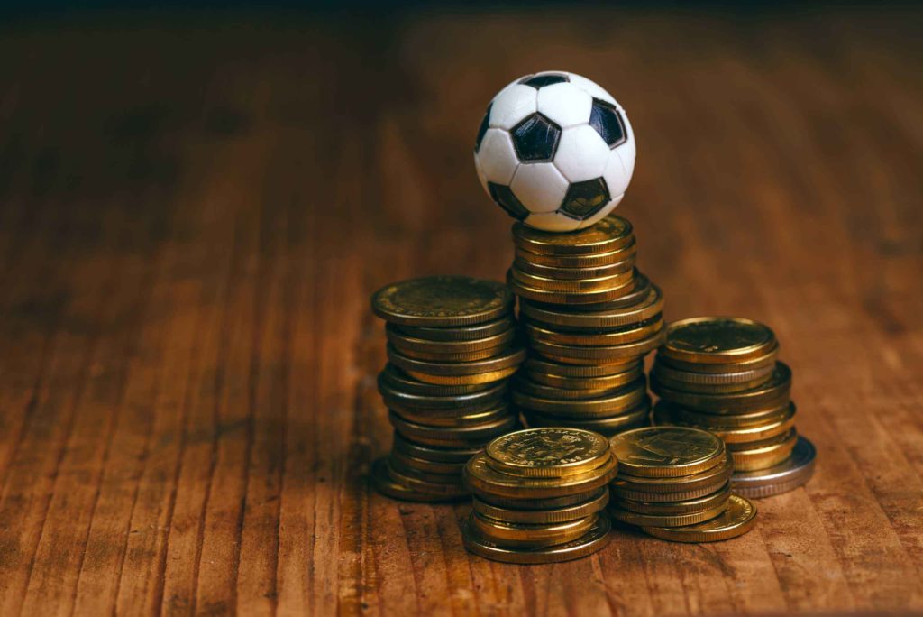 Житель Краснодара выиграл 82 000, поставив 100 рублей на футбольный экспресс