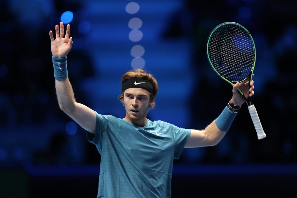 Рублёв уступил Джоковичу на Итоговом чемпионате ATP Рублёв уступил Джоковичу на Итоговом чемпионате ATP