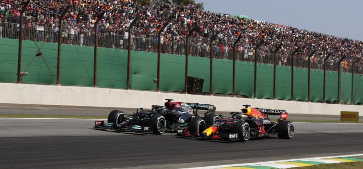 «Мерседес» просит наказать Ферстаппена за манёвр на Гран-при Бразилии