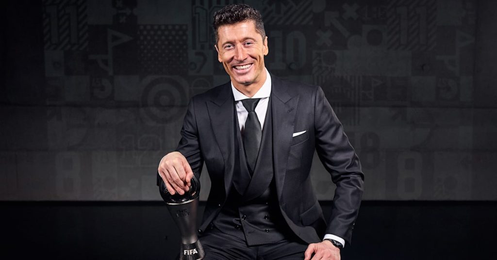 Левандовски стал лучшим футболистом 2021 года по версии FIFA