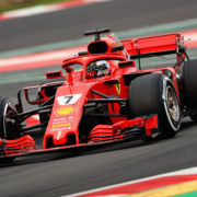 Ferrari может отказаться от ярко-красного цвета