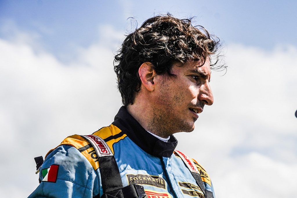 Итальянский раллист не выступит на этапе WRC из-за участия в неделе моды Итальянский раллист не выступит на этапе WRC из-за участия в неделе моды