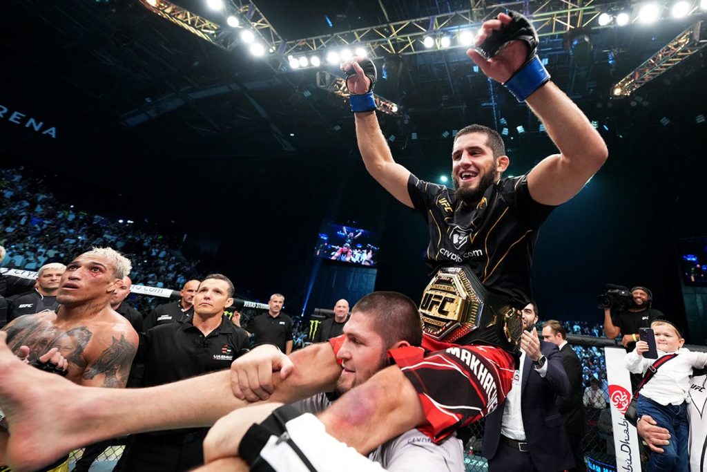 Махачев стал чемпионом UFC в лёгком весе