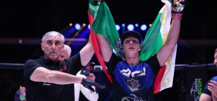 Сын Кадырова победил в дебютном бою ММА